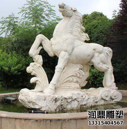 汉白玉石雕马(图1)